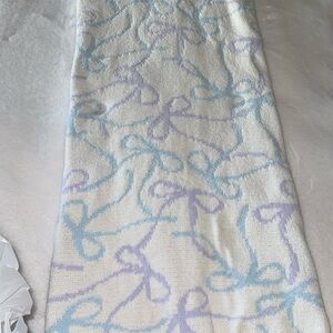 NWT - Envogue Bow ribbon blue and purple Throw